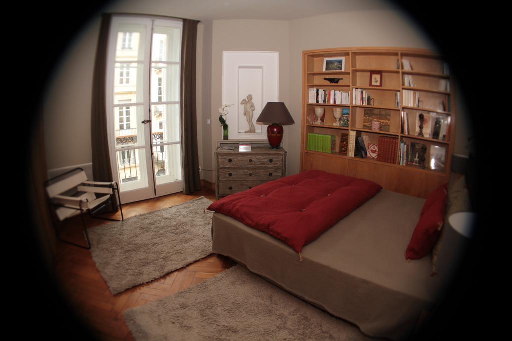 Maison D'Hotes Bordeaux Centre Le Patio De L'Intendance Zimmer foto